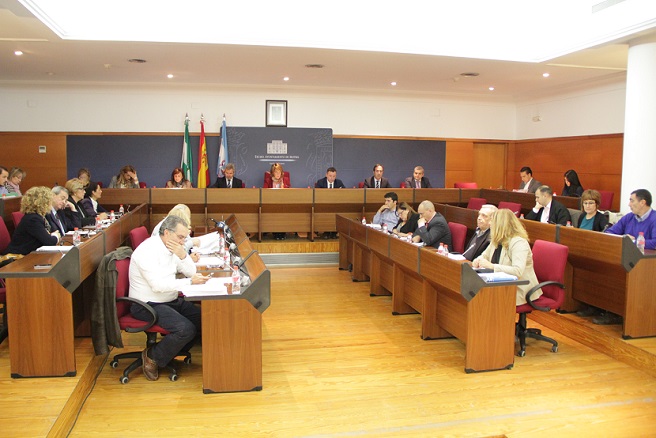 La Corporación Municipal celebra el aniversario de la Constitución en el pleno