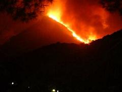 Continúa activo el incendio de Lanjarón, que fue provocado por dos excursionistas