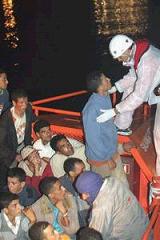 Detenidos 20 inmigrantes frente a las costas de Almuñécar
