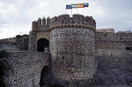 El Patronato de Turismo de Almuñécar celebrará el Día Mundial del Turismo con jorndas de puertas abiertas en el Castillo de San Miguel, Museo y Loro Sexi