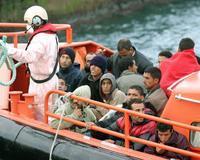 Interceptada una patera con 24 inmigrantes frente a la costa de Castell de Ferro
